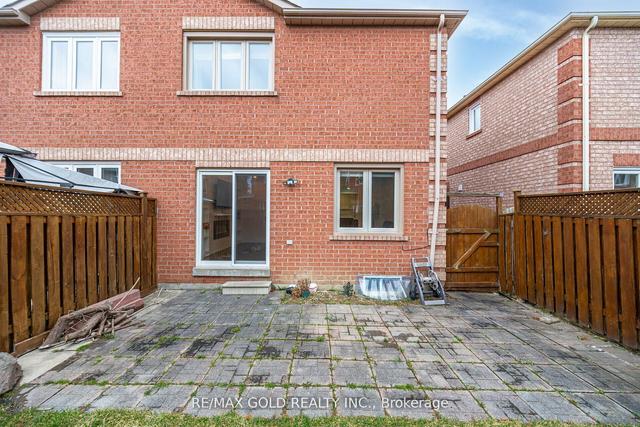 16 Ripley Cres, House attached with 3 bedrooms, 4 bathrooms and 3 parking in Brampton ON | Image 24