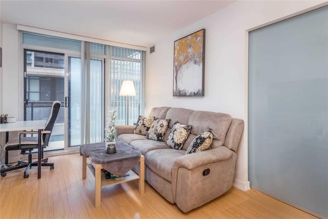 901 - 25 Capreol Crt, Condo with 1 bedrooms, 1 bathrooms and 1 parking in Toronto ON | Image 18