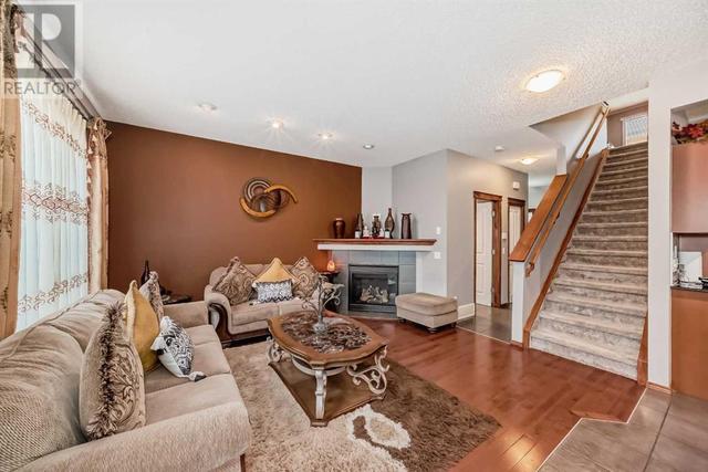 186 Everglen Crescent Sw, House detached with 3 bedrooms, 2 bathrooms and 4 parking in Calgary AB | Image 4