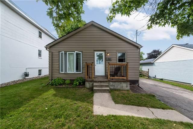 113 Gunn St, House detached with 2 bedrooms, 2 bathrooms and 4 parking in Barrie ON | Image 1