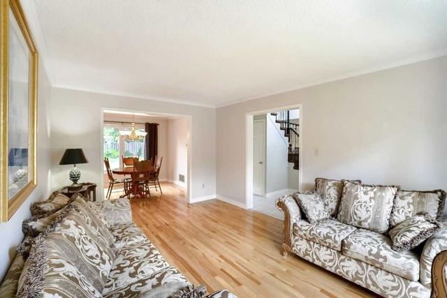 34 Ontario Crt, House detached with 3 bedrooms, 4 bathrooms and 6 parking in Mississauga ON | Image 39