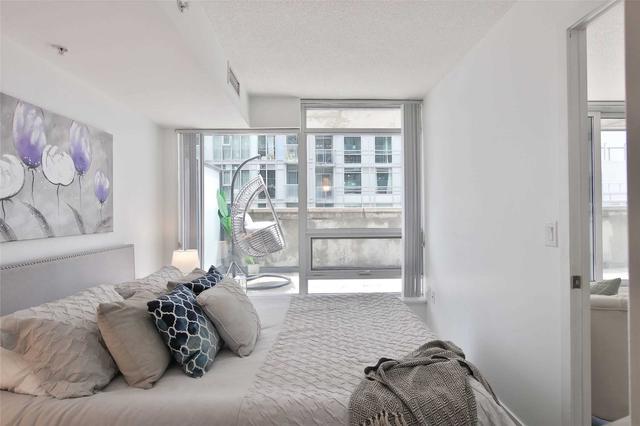 911w - 36 Lisgar St, Condo with 2 bedrooms, 2 bathrooms and 1 parking in Toronto ON | Image 8