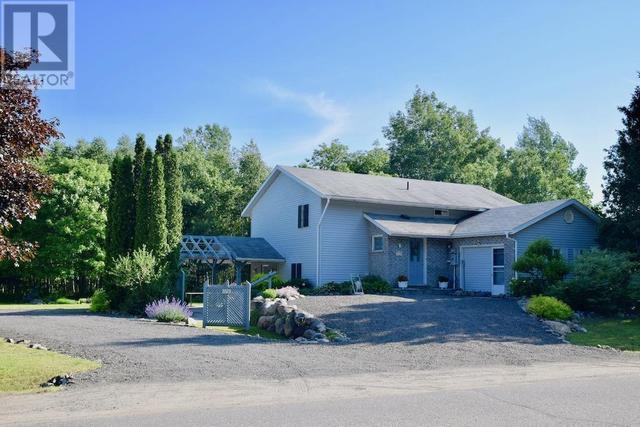 179 Youngfox Rd, House detached with 4 bedrooms, 1 bathrooms and null parking in Blind River ON | Image 1