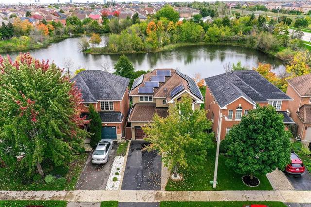 34 Brambirch Cres, House detached with 3 bedrooms, 3 bathrooms and 4 parking in Brampton ON | Image 1