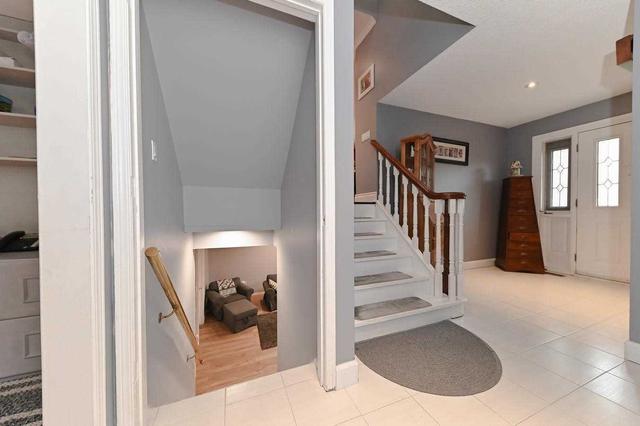 48 Grassmere Cres W, House detached with 4 bedrooms, 2 bathrooms and 5 parking in Brampton ON | Image 24