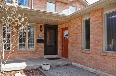 4048 Trapper Cres, House detached with 4 bedrooms, 4 bathrooms and 2 parking in Mississauga ON | Image 2