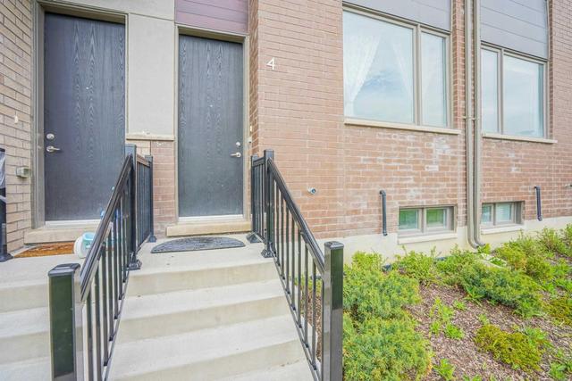 u 4 - 120 Frederick Tisdale Dr, House attached with 3 bedrooms, 4 bathrooms and 1 parking in Toronto ON | Image 2
