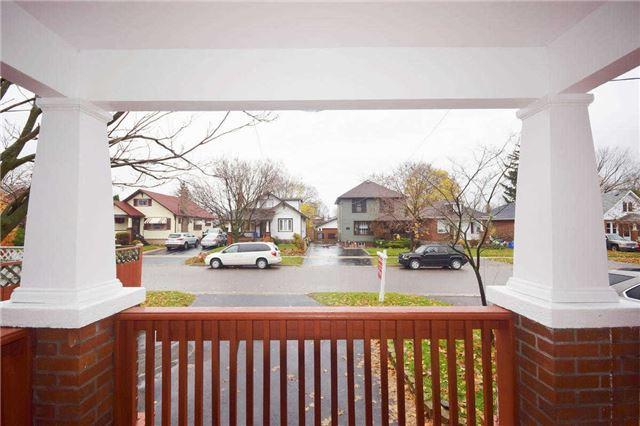 104 Mclaughlin Blvd, House detached with 3 bedrooms, 2 bathrooms and 3 parking in Oshawa ON | Image 3