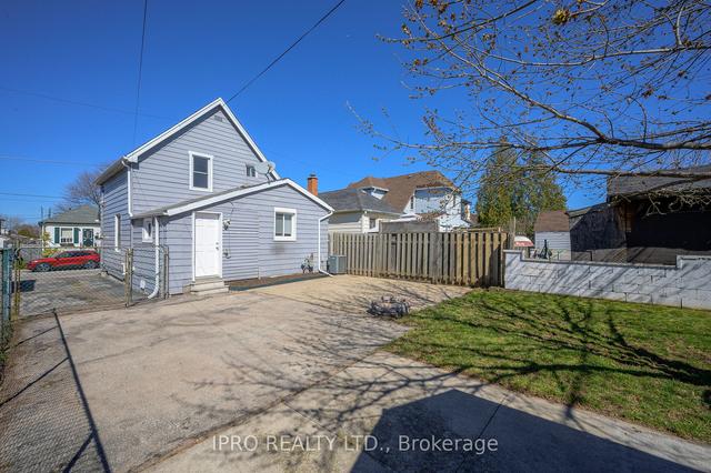 58 Primrose Ave, House detached with 3 bedrooms, 2 bathrooms and 3 parking in Hamilton ON | Image 14