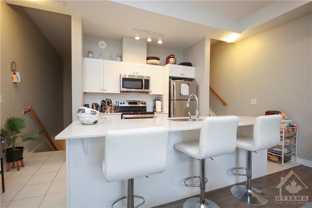 214 Terravita Private, House attached with 2 bedrooms, 2 bathrooms and 1 parking in Ottawa ON | Image 6