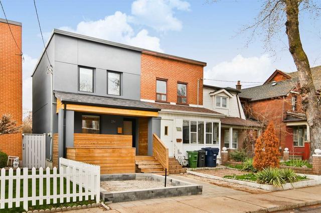 214 Wallace Ave, House semidetached with 3 bedrooms, 2 bathrooms and 1 parking in Toronto ON | Image 1