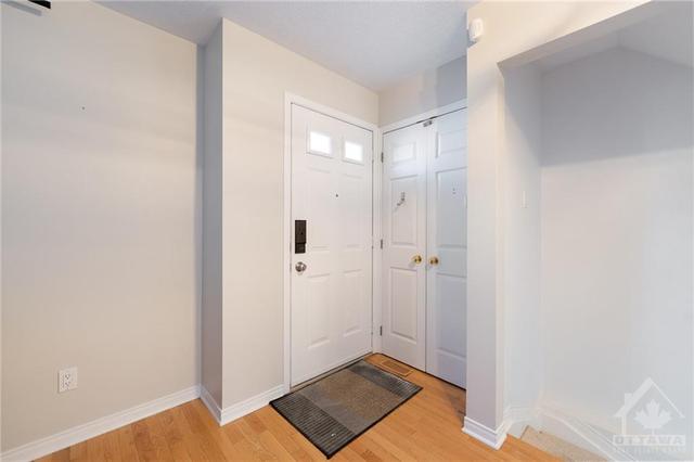 145 Dalhousie Street, Townhouse with 3 bedrooms, 3 bathrooms and 1 parking in Ottawa ON | Image 2
