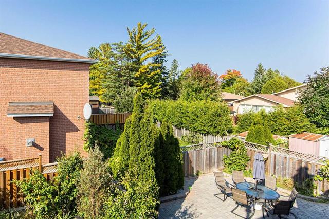 10 Scarbell Dr, House detached with 4 bedrooms, 4 bathrooms and 6 parking in Toronto ON | Image 13