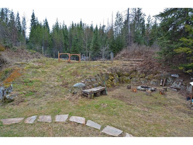 6652 Zeeben Road, House detached with 4 bedrooms, 2 bathrooms and null parking in Central Kootenay G BC | Image 50