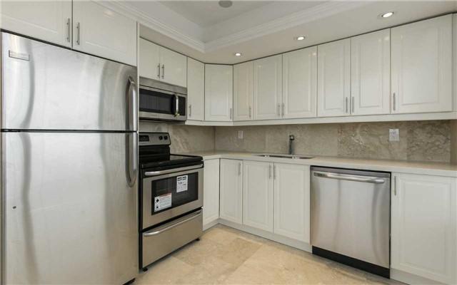 Uph110 - 550 Webb Dr, Condo with 2 bedrooms, 2 bathrooms and 2 parking in Mississauga ON | Image 9