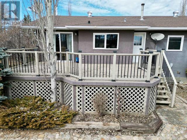 260027 685 Highway, House detached with 5 bedrooms, 2 bathrooms and 6 parking in Clear Hills AB | Image 2