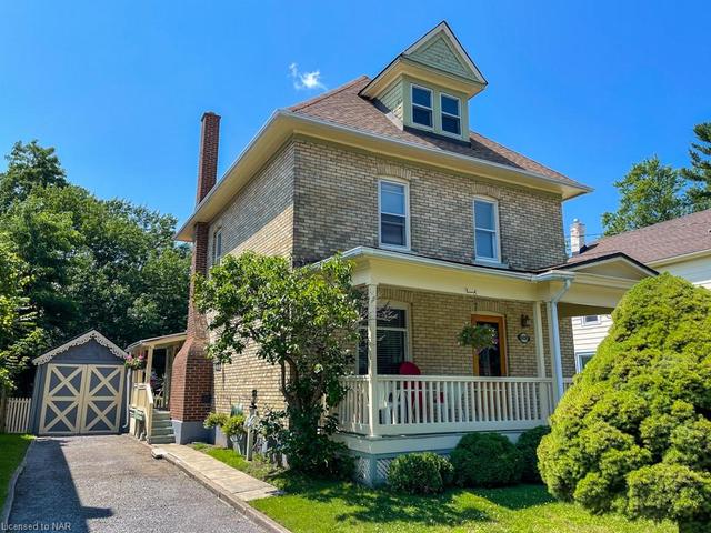 6028 Barker Street, House detached with 3 bedrooms, 1 bathrooms and 3 parking in Niagara Falls ON | Image 1