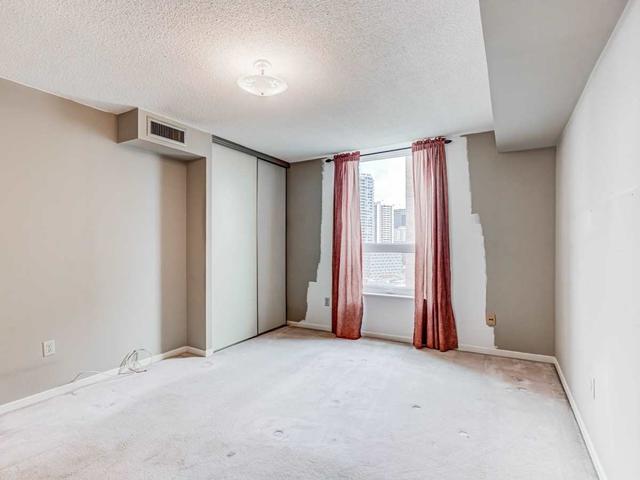 1922 - 77 Maitland Pl, Condo with 2 bedrooms, 2 bathrooms and 0 parking in Toronto ON | Image 14