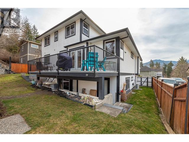 1571 20 Avenue Ne, House detached with 5 bedrooms, 3 bathrooms and 2 parking in Salmon Arm BC | Image 58