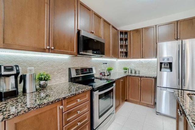 5499 Fudge Terr, House attached with 4 bedrooms, 4 bathrooms and 3 parking in Mississauga ON | Image 3