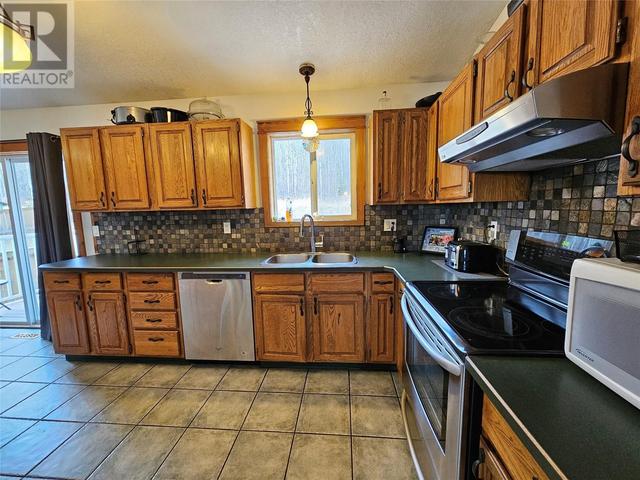 5124 45 Avenue Nw, House detached with 4 bedrooms, 2 bathrooms and 1 parking in Chetwynd BC | Image 6