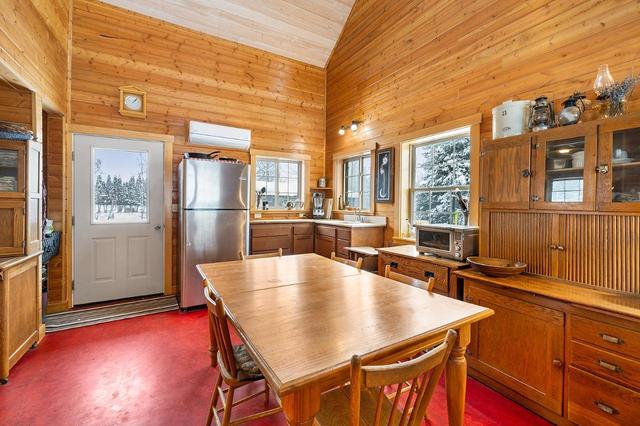 4641 Samuelson Road, House detached with 3 bedrooms, 2 bathrooms and null parking in Central Kootenay B BC | Image 31