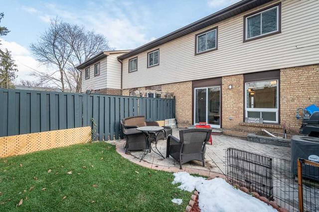 377 Ontario St N, Townhouse with 4 bedrooms, 2 bathrooms and 2 parking in Milton ON | Image 22