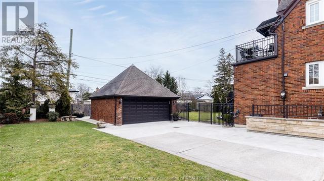 3130 California, House detached with 3 bedrooms, 1 bathrooms and null parking in Windsor ON | Image 32