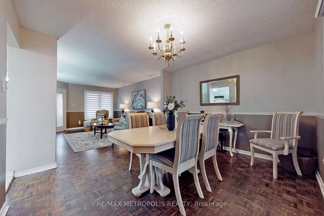 15 Arisaig Dr, House detached with 3 bedrooms, 4 bathrooms and 5 parking in Vaughan ON | Image 2