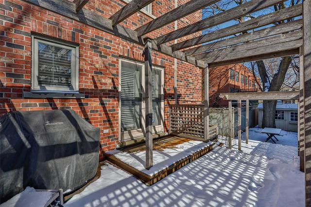 35f Spruce St, House attached with 2 bedrooms, 3 bathrooms and 2 parking in Toronto ON | Image 35