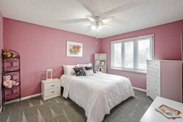 8 Iris Cres, House detached with 4 bedrooms, 3 bathrooms and 6 parking in Brampton ON | Image 24