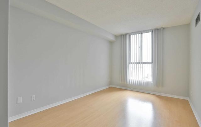 1014 - 155 Hillcrest Ave, Condo with 2 bedrooms, 1 bathrooms and 1 parking in Mississauga ON | Image 11