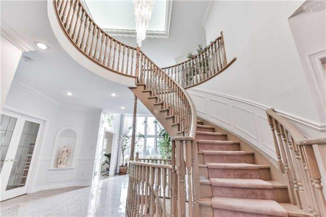 218 Boake Tr, House detached with 5 bedrooms, 5 bathrooms and 6 parking in Richmond Hill ON | Image 2