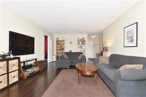 1405 - 62 Wellesley St W, Condo with 2 bedrooms, 2 bathrooms and 1 parking in Toronto ON | Image 7