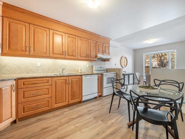 12 Sadlee Cove Cres, House attached with 3 bedrooms, 2 bathrooms and 3 parking in Toronto ON | Image 2
