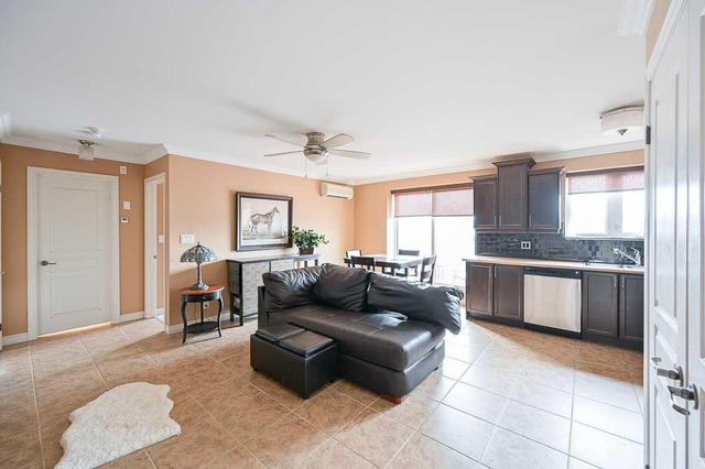 302 - 1212 Fennell Ave E, Condo with 1 bedrooms, 1 bathrooms and 1 parking in Hamilton ON | Image 3