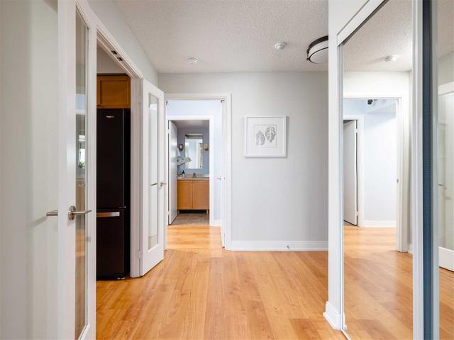 235 - 35 Viking Lane, Condo with 2 bedrooms, 2 bathrooms and 2 parking in Toronto ON | Image 6