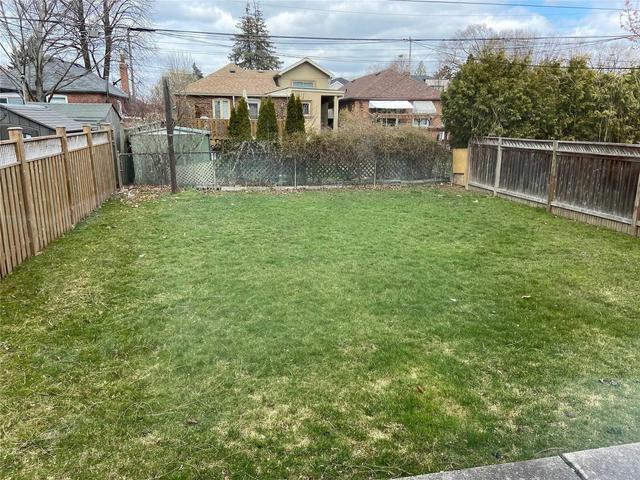 2738 St Clair Ave E, House detached with 2 bedrooms, 2 bathrooms and 3 parking in Toronto ON | Image 6