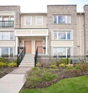76 - 3066 Eglinton Ave W, Townhouse with 3 bedrooms, 3 bathrooms and 1 parking in Mississauga ON | Image 1