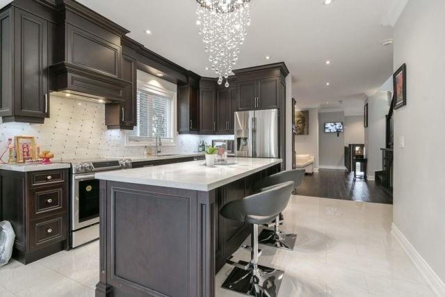 62 Denison Rd E, House detached with 4 bedrooms, 4 bathrooms and 3 parking in Toronto ON | Image 2