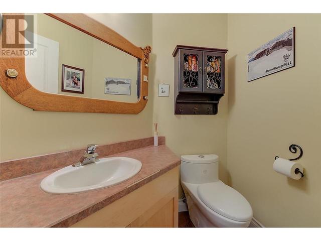 3605 Luxmoore Road, House detached with 5 bedrooms, 3 bathrooms and 8 parking in Kelowna BC | Image 38