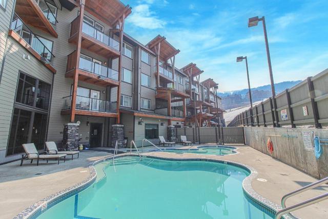 315 - 400 Stemwinder Drive, Condo with 2 bedrooms, 2 bathrooms and null parking in Kimberley BC | Image 1