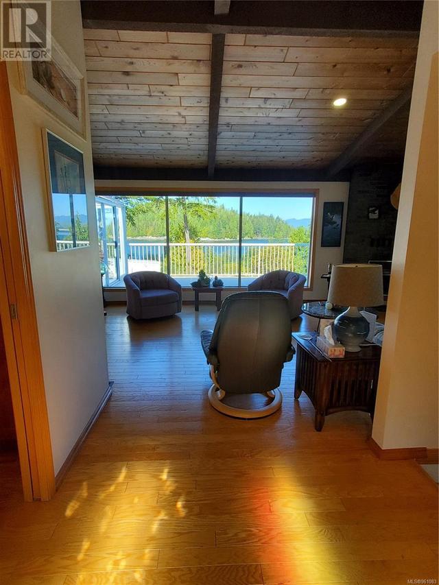 270 Cedar St, House detached with 3 bedrooms, 2 bathrooms and 4 parking in Tofino BC | Image 12
