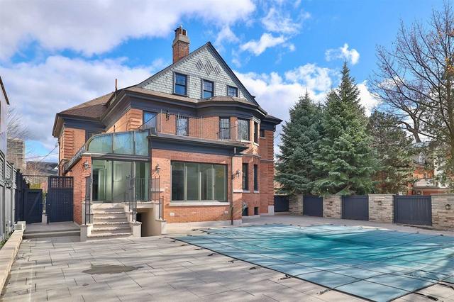 60 Dunvegan Rd, House detached with 8 bedrooms, 8 bathrooms and 10 parking in Toronto ON | Image 33