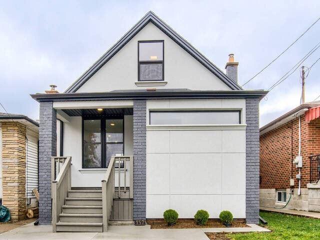 157 East 24th St, House detached with 2 bedrooms, 2 bathrooms and 2 parking in Hamilton ON | Image 1