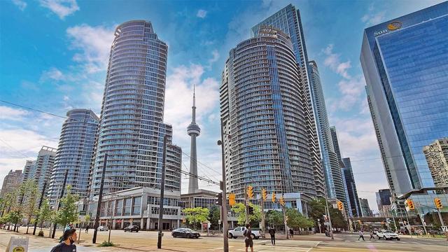 2205 - 8 York St, Condo with 1 bedrooms, 1 bathrooms and 0 parking in Toronto ON | Image 12