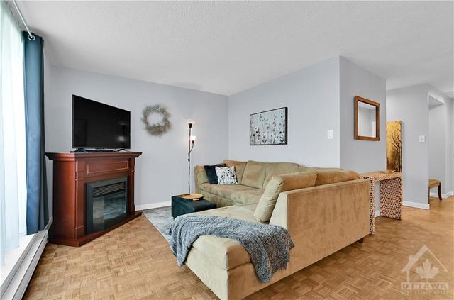 1115 - 2020 Jasmine Crescent, Condo with 3 bedrooms, 2 bathrooms and 2 parking in Ottawa ON | Image 9