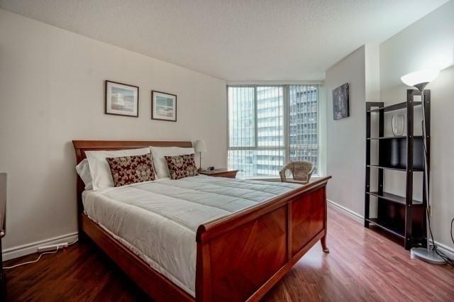 1500 - 38 Elm St, Condo with 1 bedrooms, 1 bathrooms and 0 parking in Toronto ON | Image 4