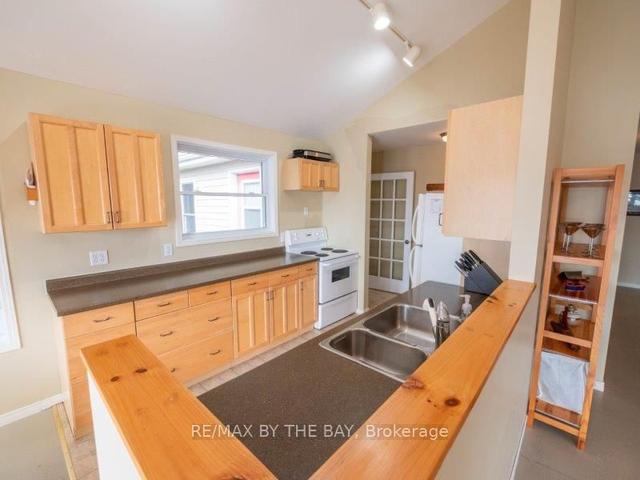 15574 Georgian Bay Shore, House detached with 4 bedrooms, 2 bathrooms and 0 parking in Georgian Bay ON | Image 8