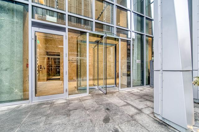 1604 - 1 Yorkville Ave, Condo with 1 bedrooms, 1 bathrooms and 0 parking in Toronto ON | Image 6